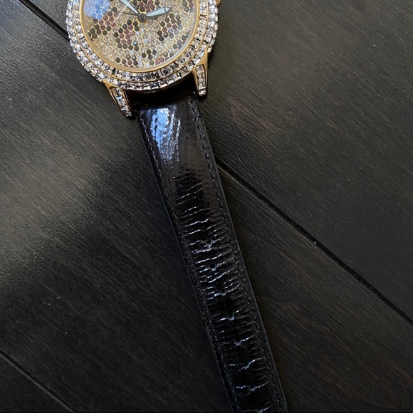 Watch with Rhinestones Detail - Picture 5 of 5